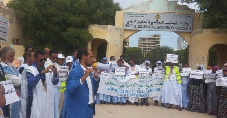 وزارة التهذيب تعلن استغرابها من تلقي إشعار بإضراب للمعلمين