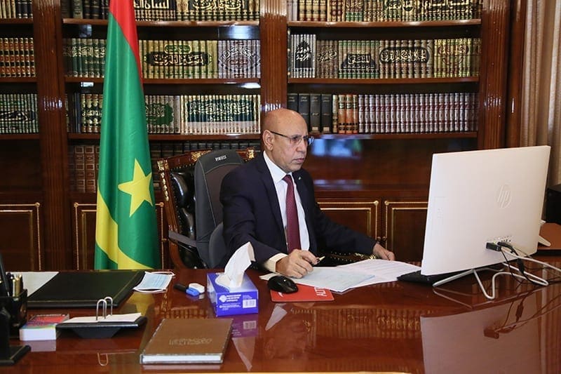 الرئيس الموريتاني يلتقي وزراء أطاح بهم التعديل الأخير