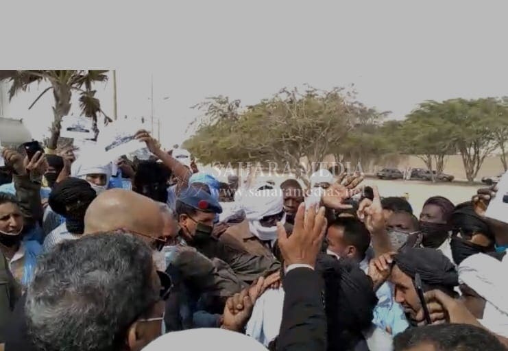 احتجاج لبحارة الصيد الصناعي والوزير يتعهد بحل مطالبهم