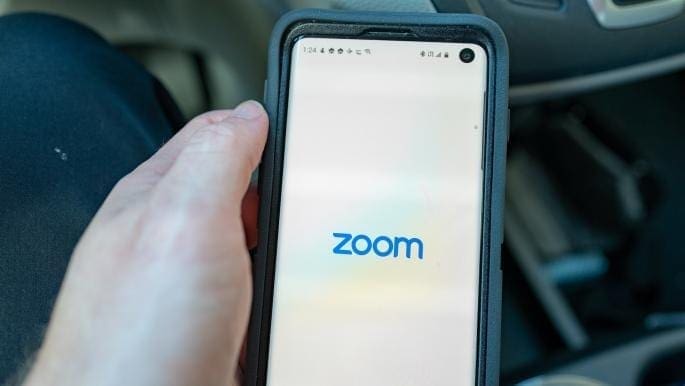 تحذيرات من ثغرة تهدد مستخدمي Zoom حول العالم
