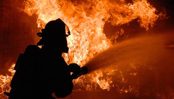 في انتظار الموافقة.. المغرب يجهز طائرتين لإخماد حرائق الجزائر