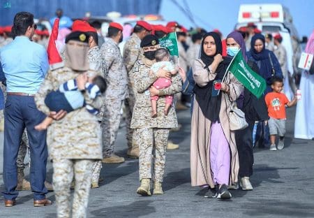 من السودان.. السعودية تجلي أكثر من ألف شخص من 46 جنسية