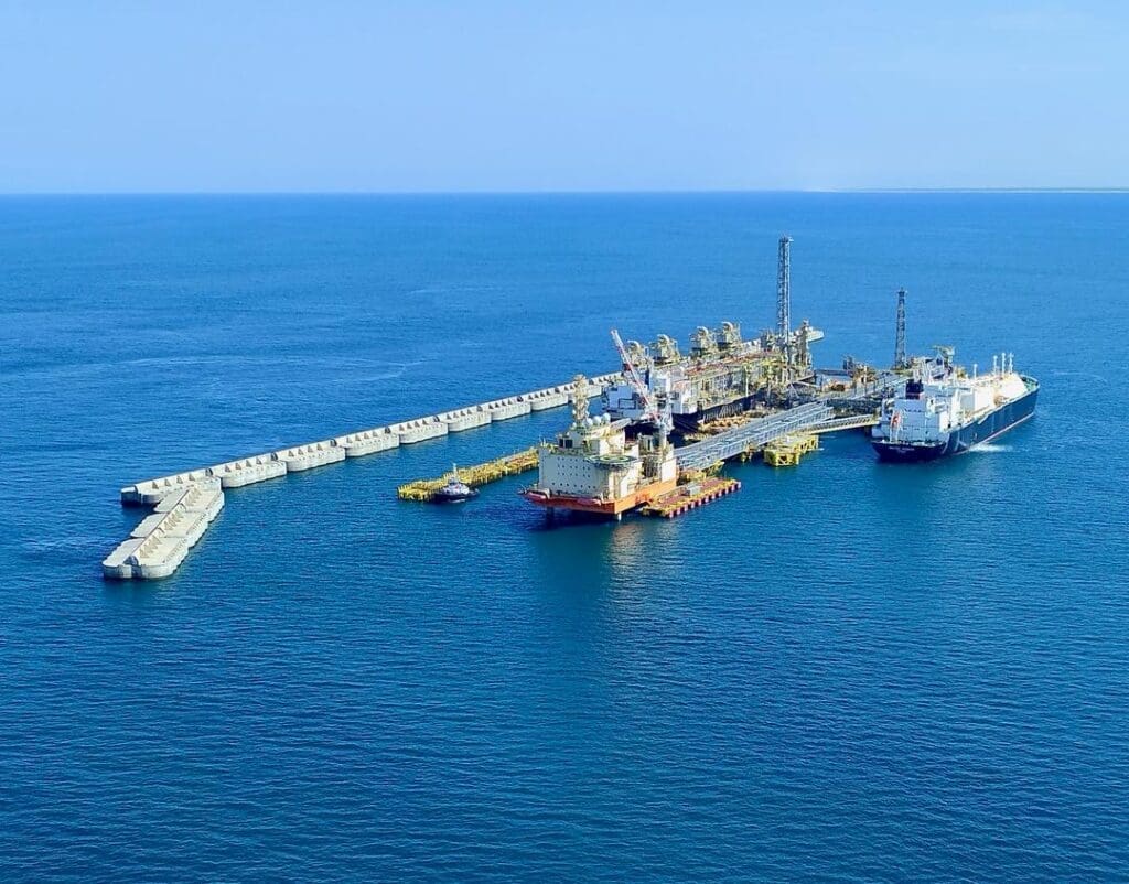 حقل آحميم.. شركة bp تعلن تصدير أول شحنة من الغاز الطبيعي المسال