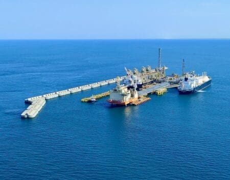 حقل آحميم.. شركة bp تعلن تصدير أول شحنة من الغاز الطبيعي المسال