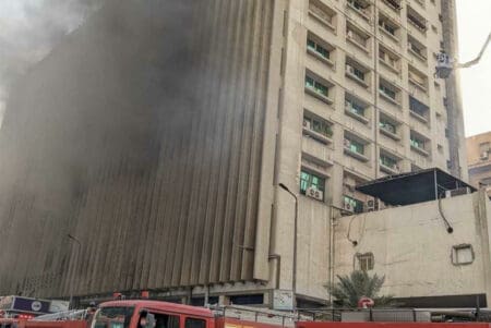 القاهرة.. جرحى واضطرابات في الإنترنت إثر حريق بمركز اتصالات رئيسي