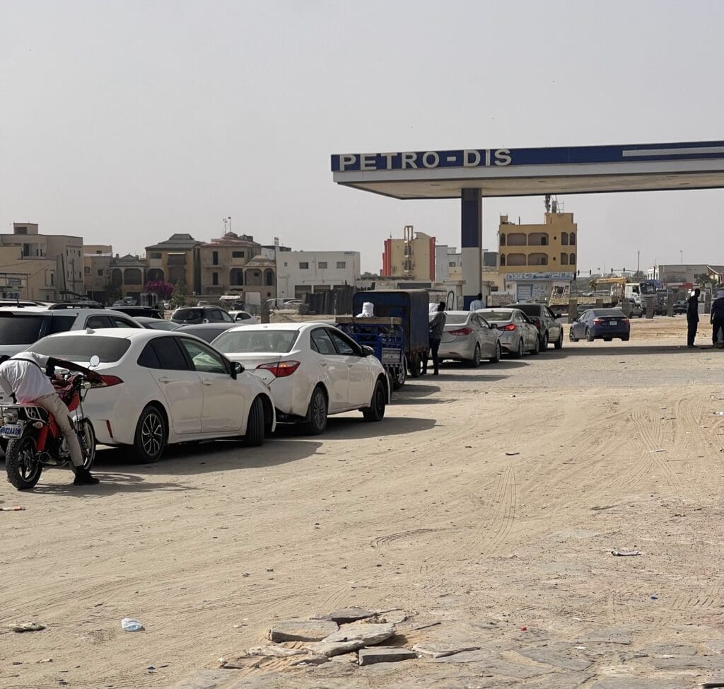 وصفها بـ”العبء” على الموريتانيين.. “تواصل” يدعو للتراجع عن زيادة المحروقات